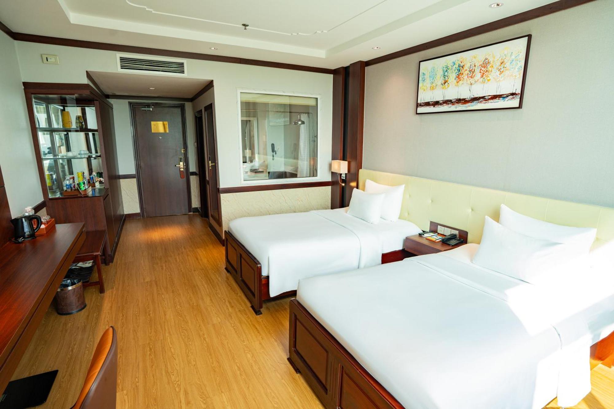 Van Phat Riverside Hotel Can Tho Room photo