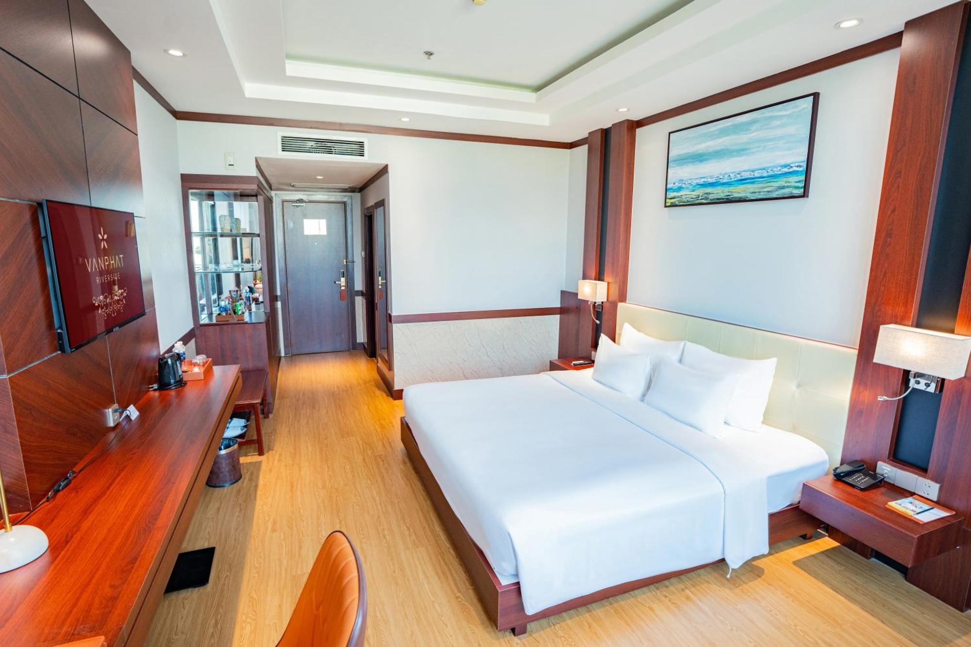 Van Phat Riverside Hotel Can Tho Room photo